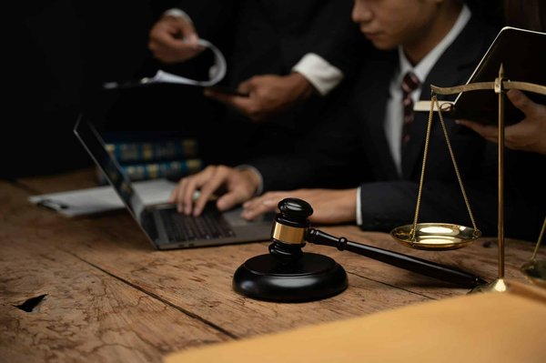 Les notaires de saint-cyr-sur-mer : experts en droit immobilier local